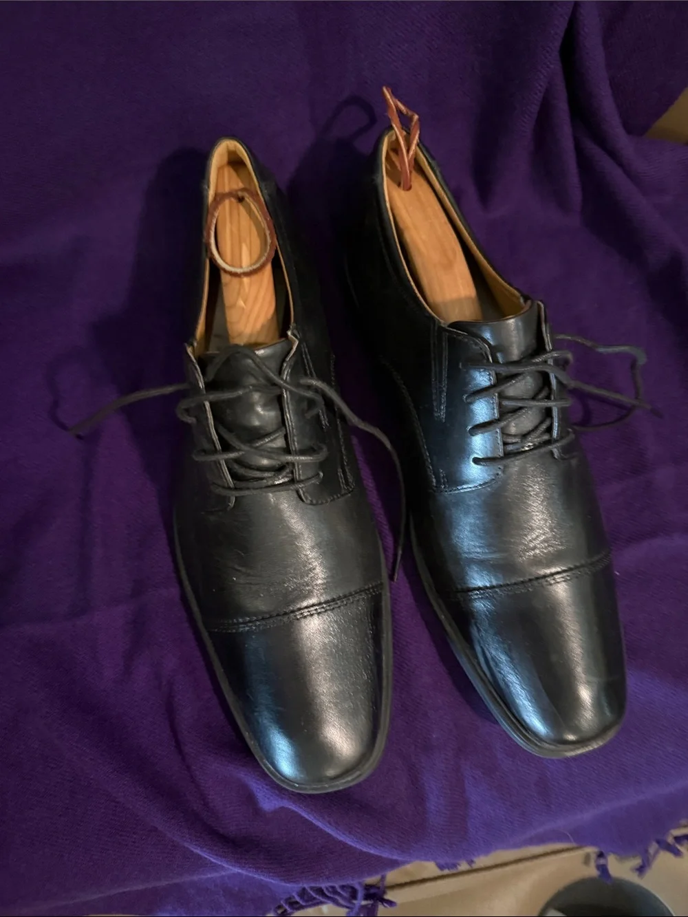 Clarks Black Leather Lace-Up Cap-Toe Oxfords